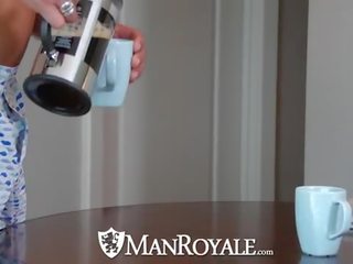Manroyale עָבֶה זין עם א כוס של coffee