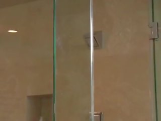 Masseuse beauty shower blowjob