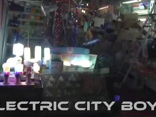 Electric qytet stripling