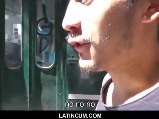 Ung bröt latino tvilling har smutsiga filma med konstig